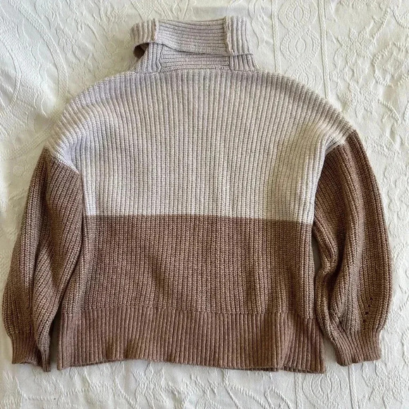 American Eagle Colorblock Turtleneck Ribbed Knit Oversized Sweater Tan Beige XS - Picture 5 of 12